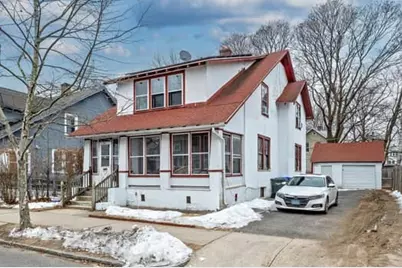 90 Rochelle St, Springfield, MA 01109 - Photo 1