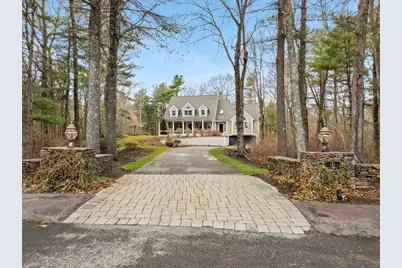 110 Diniz Dr, Raynham, MA 02767 - Photo 1