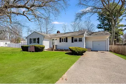 397 South St, Holbrook, MA 02343 - Photo 1