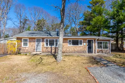 16 Edgewood Dr, Falmouth, MA 02536 - Photo 1