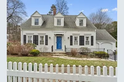 121 Richmond Ave, Worcester, MA 01602 - Photo 1