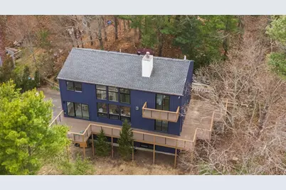 37 Cliff St, Plymouth, MA 02360 - Photo 1