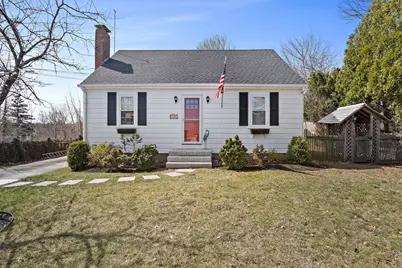 19 Essex Rd, Ipswich, MA 01938 - Photo 1
