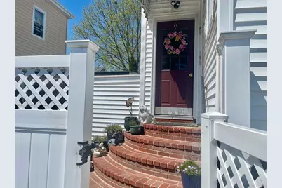 4 Spooner St #2, New Bedford, MA 02744 - Photo 1