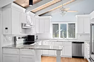 27 Everett St, Norfolk, MA 02056 - Photo 1