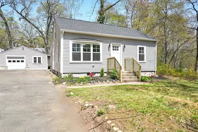 29 Bowers St, West Springfield, MA 01089 - Photo 1