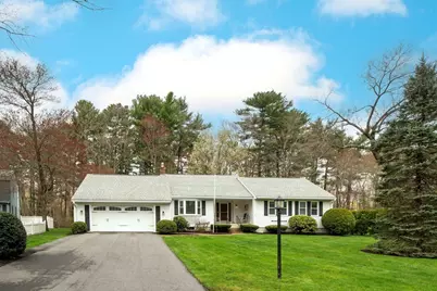 27 Heritage Dr, Rockland, MA 02370 - Photo 1