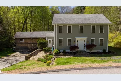 122 Wallace Rd, Sturbridge, MA 01566 - Photo 1