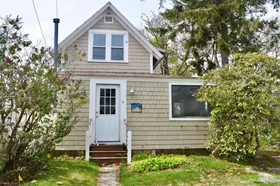 4 1st St, Wareham, MA 02558 - Photo 1
