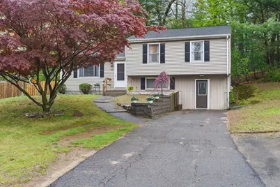 24 Westbanks Ct, Springfield, MA 01118 - Photo 1