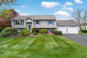 17 Marehaven Dr, Seekonk, MA 02771 - Photo 1