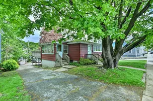 4 Elm St, Webster, MA 01570 - Photo 1