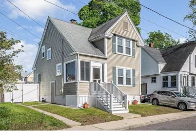 7 Cass St, Melrose, MA 02176 - Photo 1