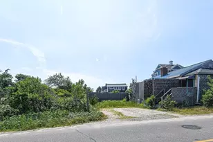 137 Old Point Rd, Newburyport, MA 01950 - Photo 1