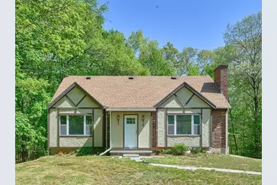 32 Clara Barton Road, Oxford, MA 01537 - Photo 1