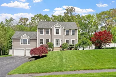 35 Beverly Hill Dr, Shrewsbury, MA 01545 - Photo 1