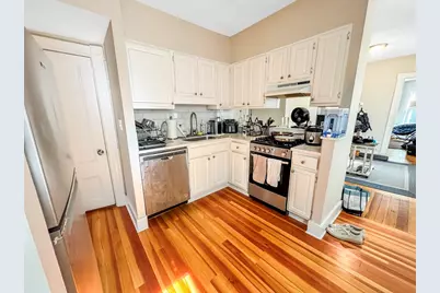 24 Suffolk St #2, Cambridge, MA 02139 - Photo 1
