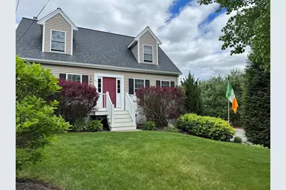 37 Franklin St, Halifax, MA 02338 - Photo 1