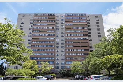 6 Whittier Pl #12H, Boston, MA 02114 - Photo 1