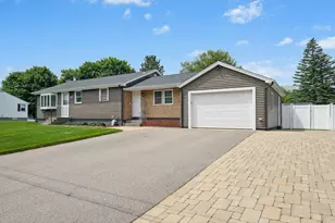 26 Falmouth Dr, Grafton, MA 01536 - Photo 1