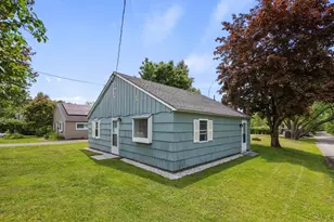 19 Bridge St, Lanesborough, MA 01237 - Photo 1