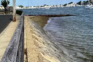 81 Sunnyside Ave, Winthrop, MA 02152 - Photo 1