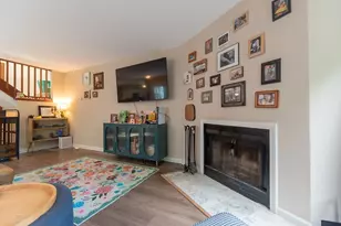 15 Loyalist Dr, Uxbridge, MA 01569 - Photo 1