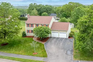 60 Broad St, Plainville, MA 02762 - Photo 1