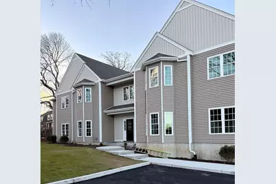 4 S Spooner St #8, Plymouth, MA 02360 - Photo 1