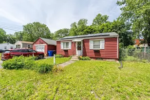 82 Redfern Dr, Springfield, MA 01109 - Photo 1