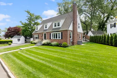 71 Sheffield Rd, Melrose, MA 02176 - Photo 1