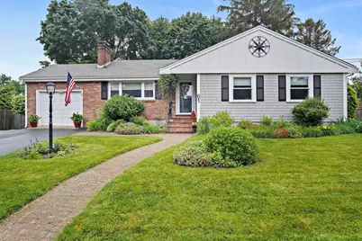 61 Hillsboro St, Quincy, MA 02169 - Photo 1