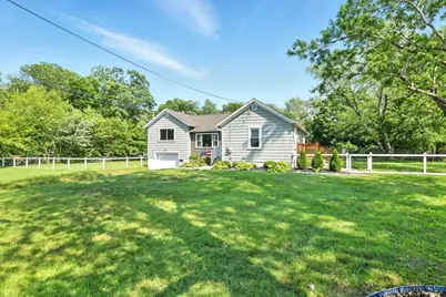 606 Granby Rd, South Hadley, MA 01075 - Photo 1