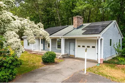 29 Picard Cir, Easthampton, MA 01027 - Photo 1