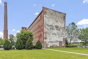 52 Lawrence Dr, Lowell, MA 01854 - Photo 1