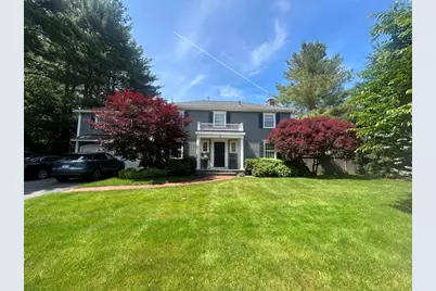 41 Oakridge Rd, Wellesley, MA 02481 - Photo 1