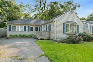 32 Standish Ave, Plymouth, MA 02360 - Photo 1