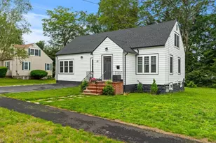 21 Pembrook Rd, North Andover, MA 01845 - Photo 1