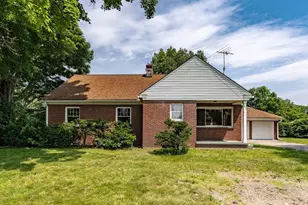 98 Ridgeway St, Westfield, MA 01085 - Photo 1