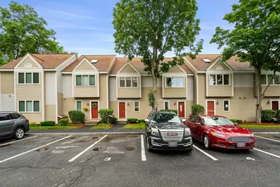 3 Hunters Run Pl #3, Haverhill, MA 01832 - Photo 1