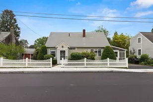 14 Farrell St, Newburyport, MA 01950 - Photo 1