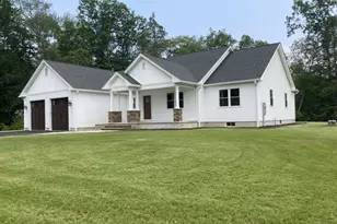 18 Molloy Ave, Hatfield, MA 01066 - Photo 1