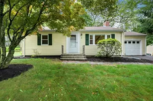 8 Oakwood St, Holden, MA 01520 - Photo 1