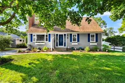 28 Chestnut Street, Falmouth, MA 02536 - Photo 1