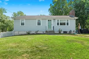 20 Dunshire Dr, Chelmsford, MA 01863 - Photo 1