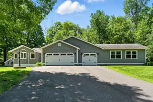 8 Sizer Dr, Wales, MA 01081 - Photo 1