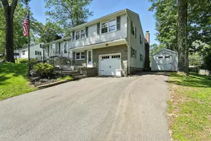 15 Oak Bluff Cir, East Longmeadow, MA 01028 - Photo 1