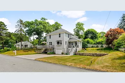 37 Berkeley Dr, Falmouth, MA 02536 - Photo 1