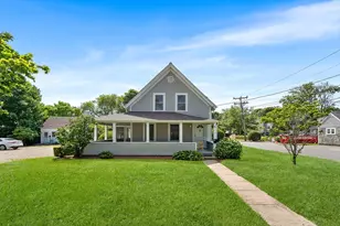 93 Sea St, Barnstable, MA 02601 - Photo 1