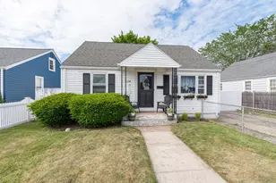 438 Beverage Hill Ave, Pawtucket, RI 02861 - Photo 1